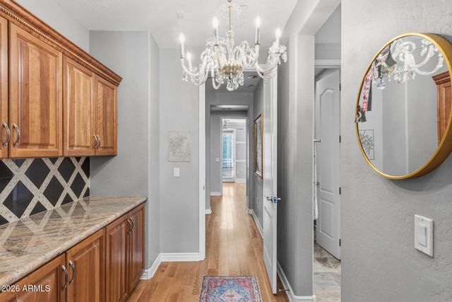 2454 E ROMA Avenue, Phoenix, AZ 85016