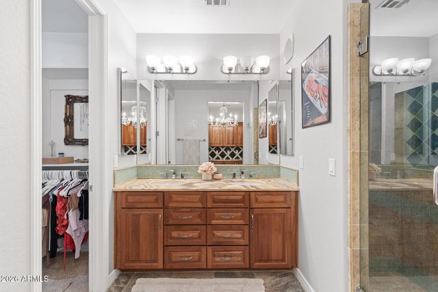 2454 E ROMA Avenue, Phoenix, AZ 85016