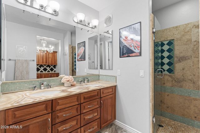 2454 E ROMA Avenue, Phoenix, AZ 85016