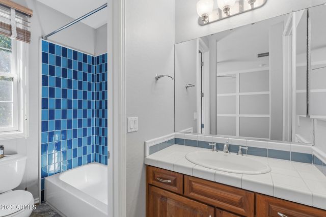 2454 E ROMA Avenue, Phoenix, AZ 85016