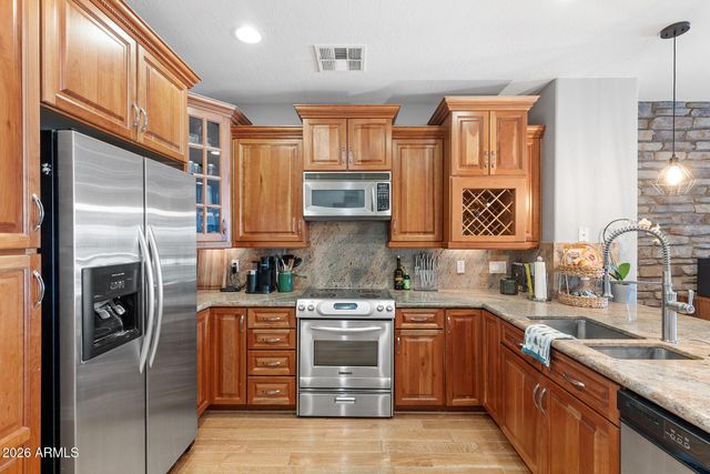 2454 E ROMA Avenue, Phoenix, AZ 85016