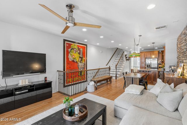 2454 E ROMA Avenue, Phoenix, AZ 85016