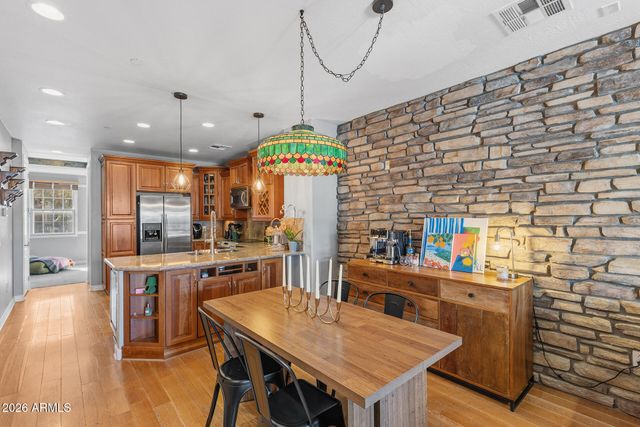 2454 E ROMA Avenue, Phoenix, AZ 85016