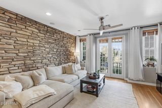 2454 E ROMA Avenue, Phoenix, AZ 85016