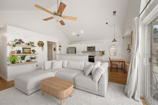 597 Olde English Circle, Howell, MI 48855