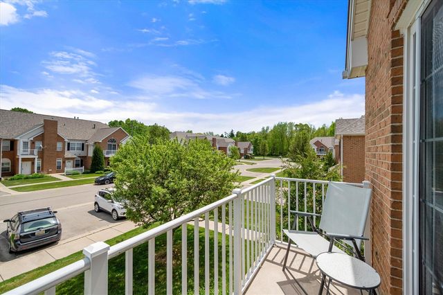 597 Olde English Circle, Howell, MI 48855