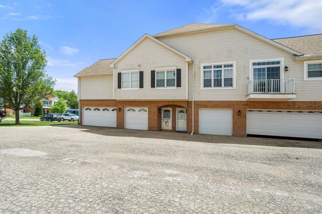 597 Olde English Circle, Howell, MI 48855