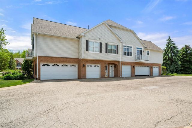 597 Olde English Circle, Howell, MI 48855