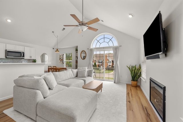 597 Olde English Circle, Howell, MI 48855