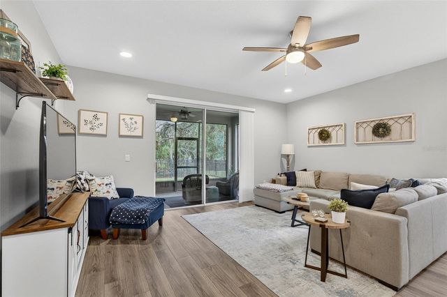 11404 BLUE WOODS DRIVE, Riverview, FL 33569