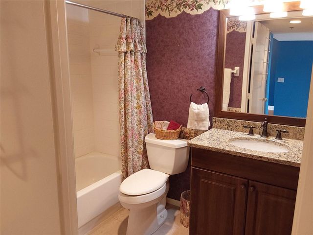 3730 PINEBROOK CIRCLE 404, Bradenton, FL 34209