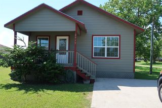 2717 Avenue D, Dickinson, TX 77539