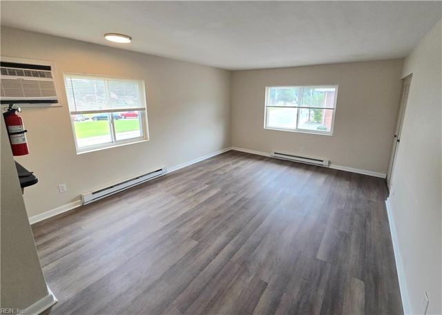 1126 Sparrow Rd Apt 4, Chesapeake, VA 23325