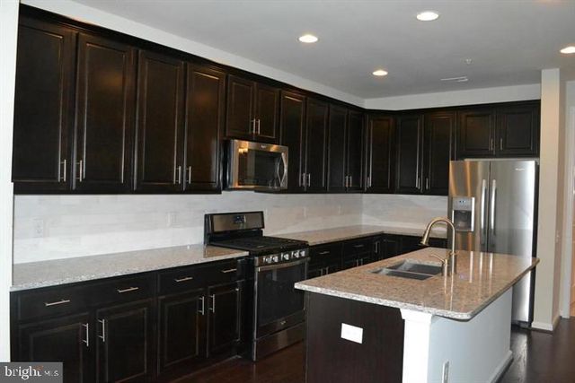 20704 ERSKINE TER, Ashburn, VA 20147