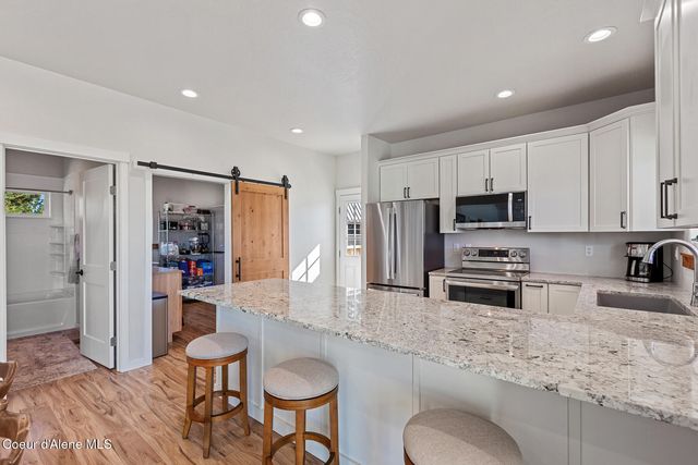 10824 N Payment Peak Rd, Hauser, ID 83854