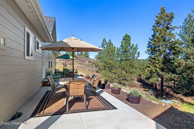 10824 N Payment Peak Rd, Hauser, ID 83854