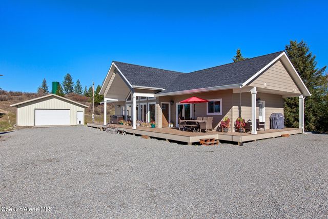 10824 N Payment Peak Rd, Hauser, ID 83854