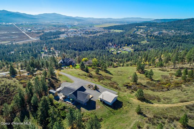 10824 N Payment Peak Rd, Hauser, ID 83854