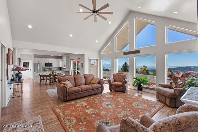 10824 N Payment Peak Rd, Hauser, ID 83854