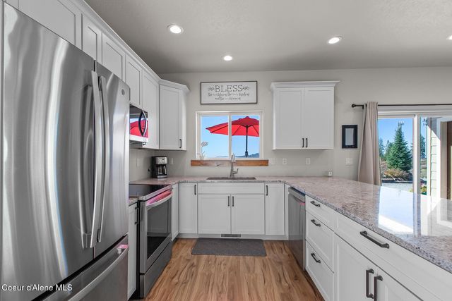 10824 N Payment Peak Rd, Hauser, ID 83854