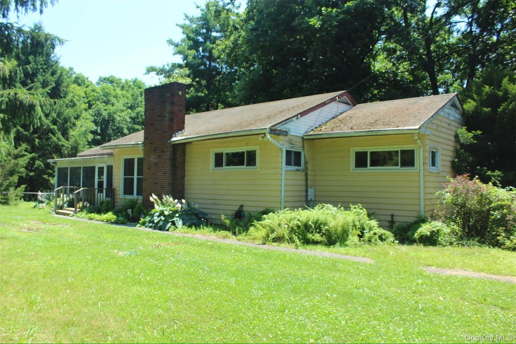 18 Wicks Avenue, Pine Plains, NY 12567