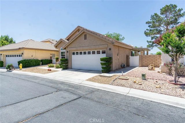 11342 Sawgrass Bend, Apple Valley, CA 92308
