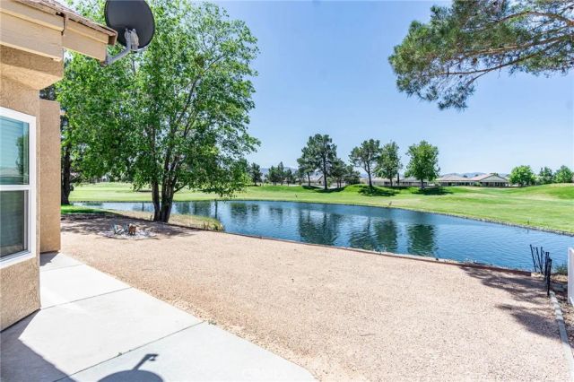 11342 Sawgrass Bend, Apple Valley, CA 92308