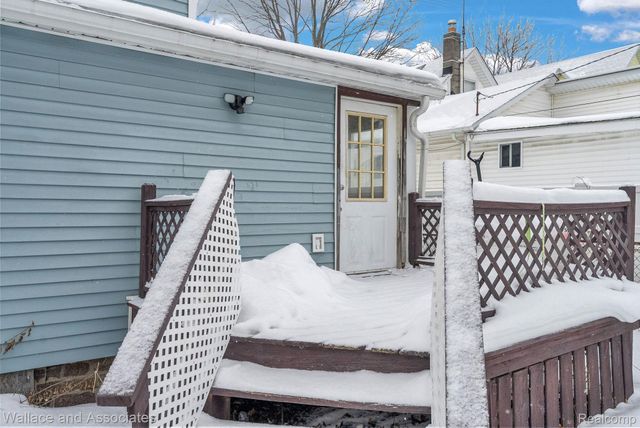 1918 7th, Port Huron, MI 48060