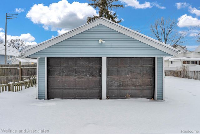 1918 7th, Port Huron, MI 48060