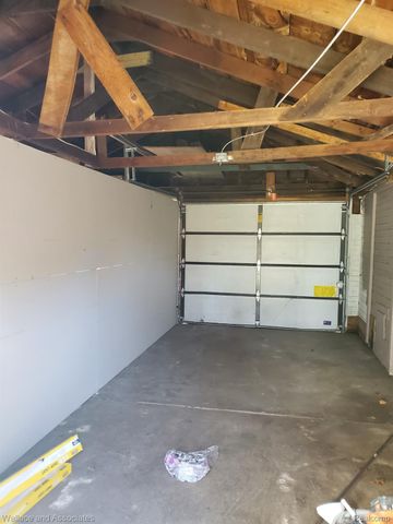 1918 7th, Port Huron, MI 48060