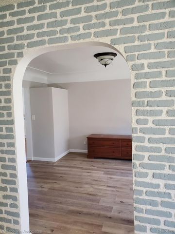 1918 7th, Port Huron, MI 48060