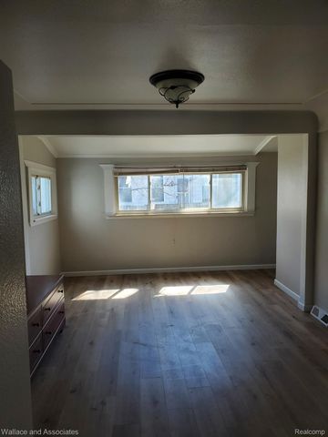 1918 7th, Port Huron, MI 48060