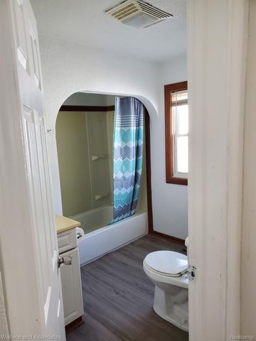 1918 7th, Port Huron, MI 48060