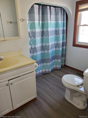 1918 7th, Port Huron, MI 48060