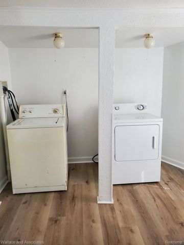 1918 7th, Port Huron, MI 48060