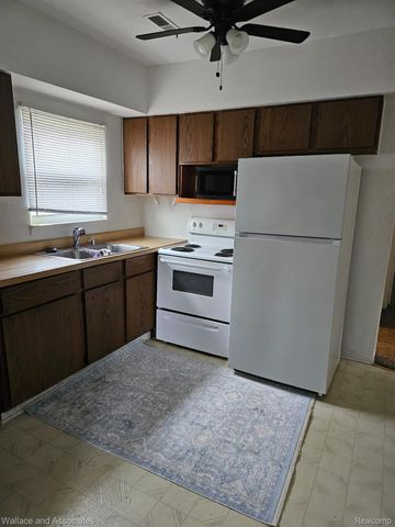 1918 7th, Port Huron, MI 48060