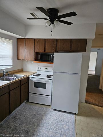 1918 7th, Port Huron, MI 48060