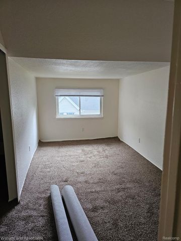 1918 7th, Port Huron, MI 48060