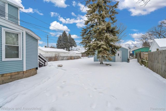 1918 7th, Port Huron, MI 48060