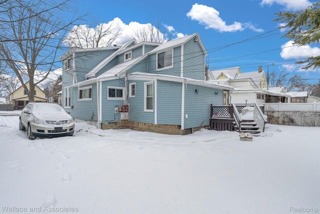 1918 7th, Port Huron, MI 48060