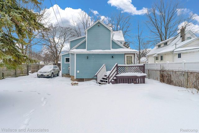 1918 7th, Port Huron, MI 48060