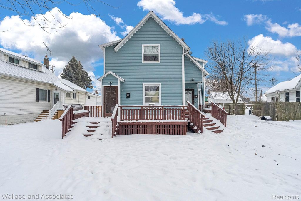 1918 7th, Port Huron, MI 48060