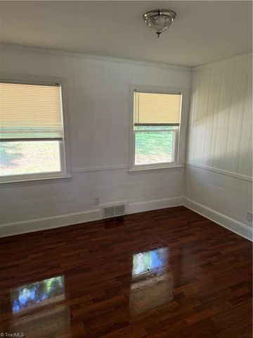 439 Meadowview Drive, Winston-salem, NC 27107