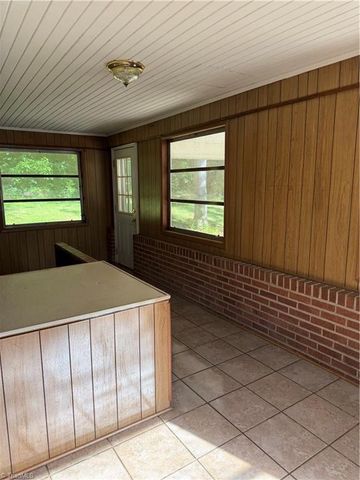 439 Meadowview Drive, Winston-salem, NC 27107