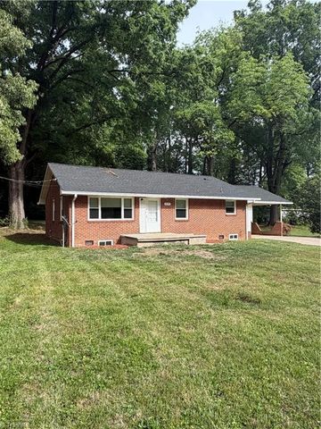 439 Meadowview Drive, Winston-salem, NC 27107