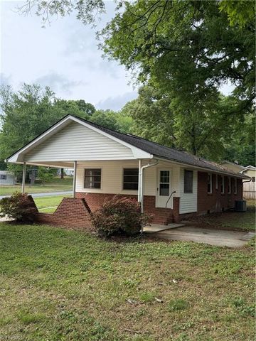 439 Meadowview Drive, Winston-salem, NC 27107