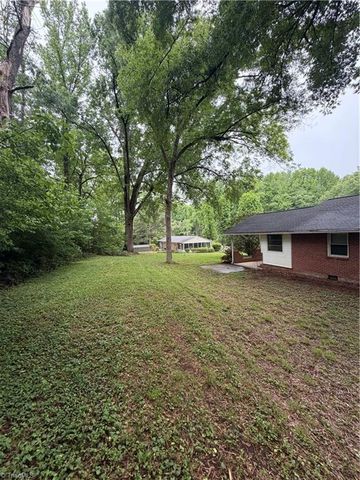 439 Meadowview Drive, Winston-salem, NC 27107
