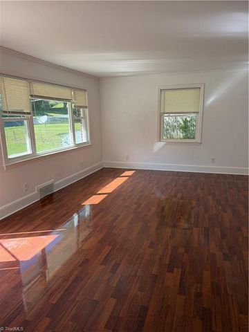 439 Meadowview Drive, Winston-salem, NC 27107
