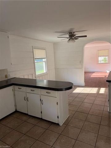 439 Meadowview Drive, Winston-salem, NC 27107