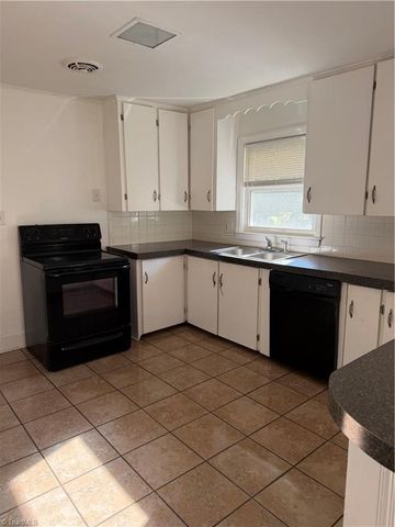 439 Meadowview Drive, Winston-salem, NC 27107